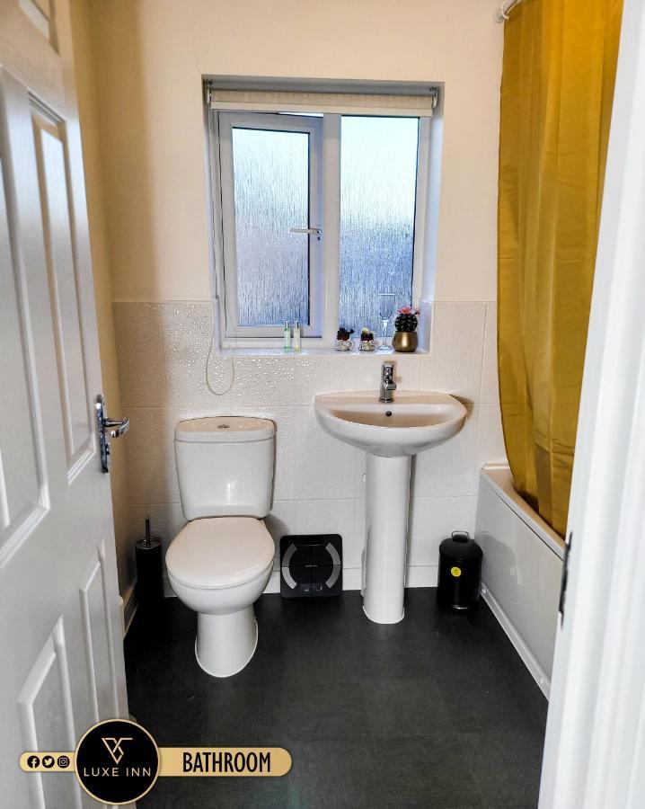 LUXE INN, Birmingham Airport&NEC, FREE Parking Marston Green Bagian luar foto